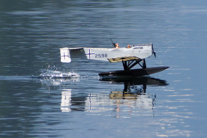 Elektro-Wasserfliegertreffen Grundlsee von 06. bis 07. Juni 2015 - Foto 146 - klick = zurck zum Index